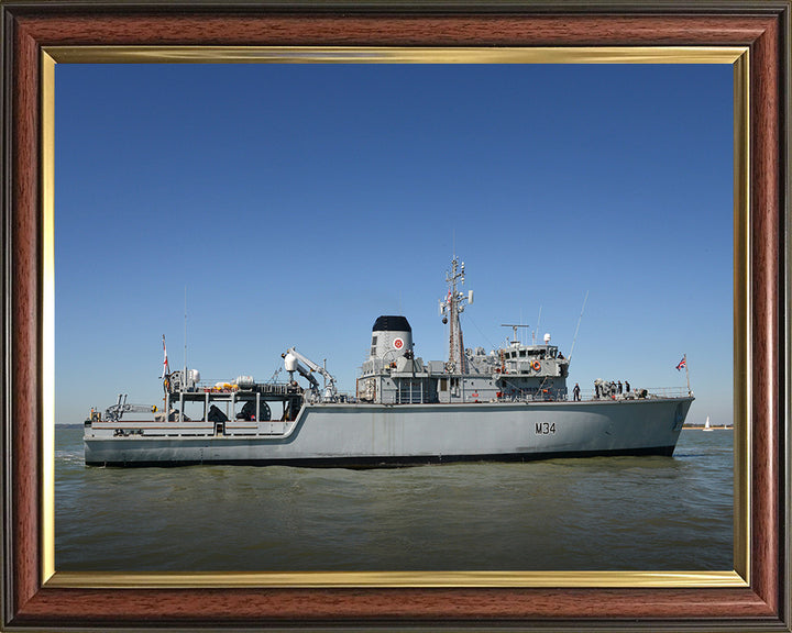 HMS Middleton M34 | Photo Print | Framed Print | Hunt Class | Mine Warfare Vessel | Royal Navy Hampshire Prints