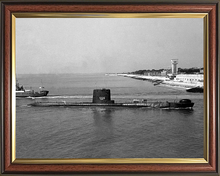 HMS Alderney (S66) (P416) Photo Print - Portsmouth - Royal Navy Amphion Class Submarine Hampshire Prints 10 x 8 Classic Frame No