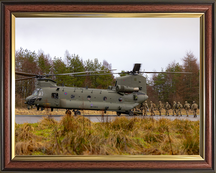 Royal Marines Board a Chinook Helicopter 2026 Photo Print 42 Commando Wall Art Military Decor Posters, Prints, & Visual Artwork Hampshire Prints 10 x 8 Classic Frame No