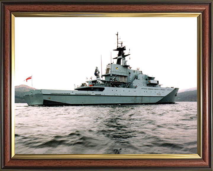 HMS Tyne (P281) Photo Print - On the Clyde 2003 - Royal Navy River Class Patrol Vessel Posters, Prints, & Visual Artwork Hampshire Prints 10 x 8 Classic Frame No