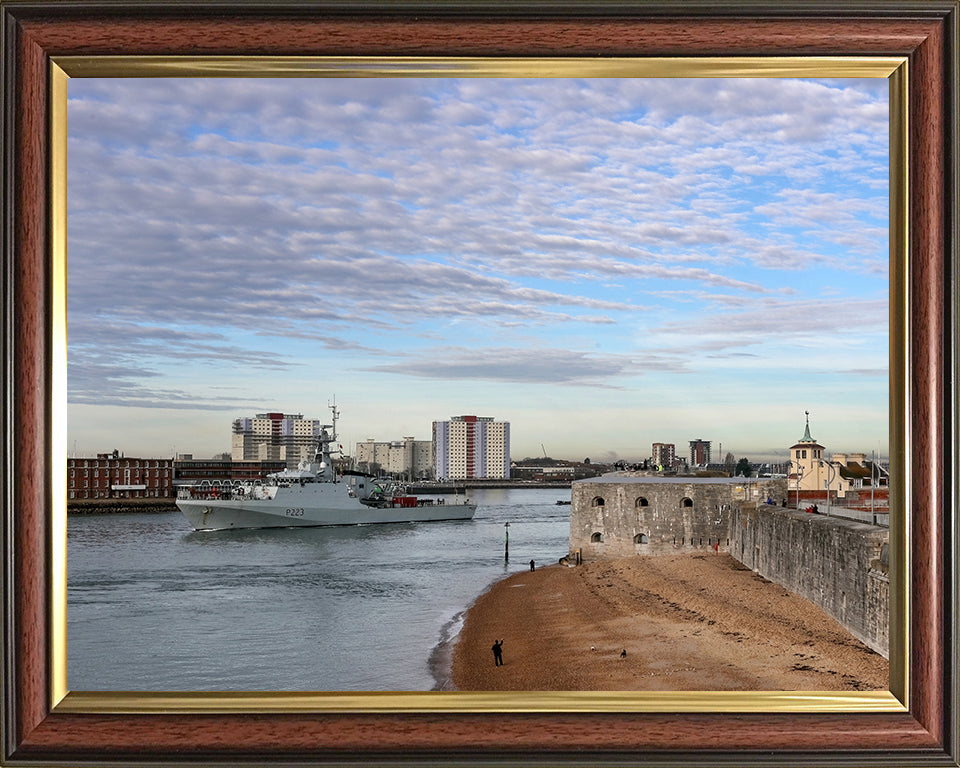 HMS Medway (P223) Photo Print - Leaving Portsmouth - Royal Navy River Class Patrol Vessel Hampshire Prints 10 x 8 Classic Frame No