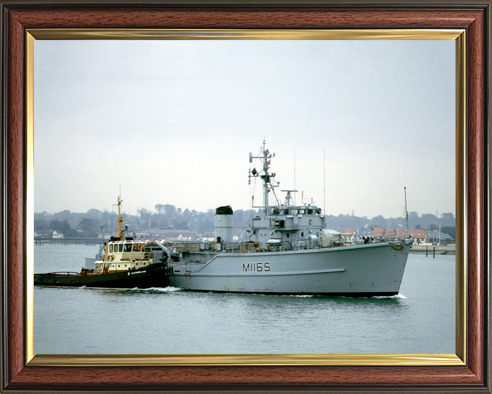 HMS Maxton (M1165) Photo Print - Entering Harbour - Royal Navy Ton Class Minesweeper Hampshire Prints 10 x 8 Classic Frame No