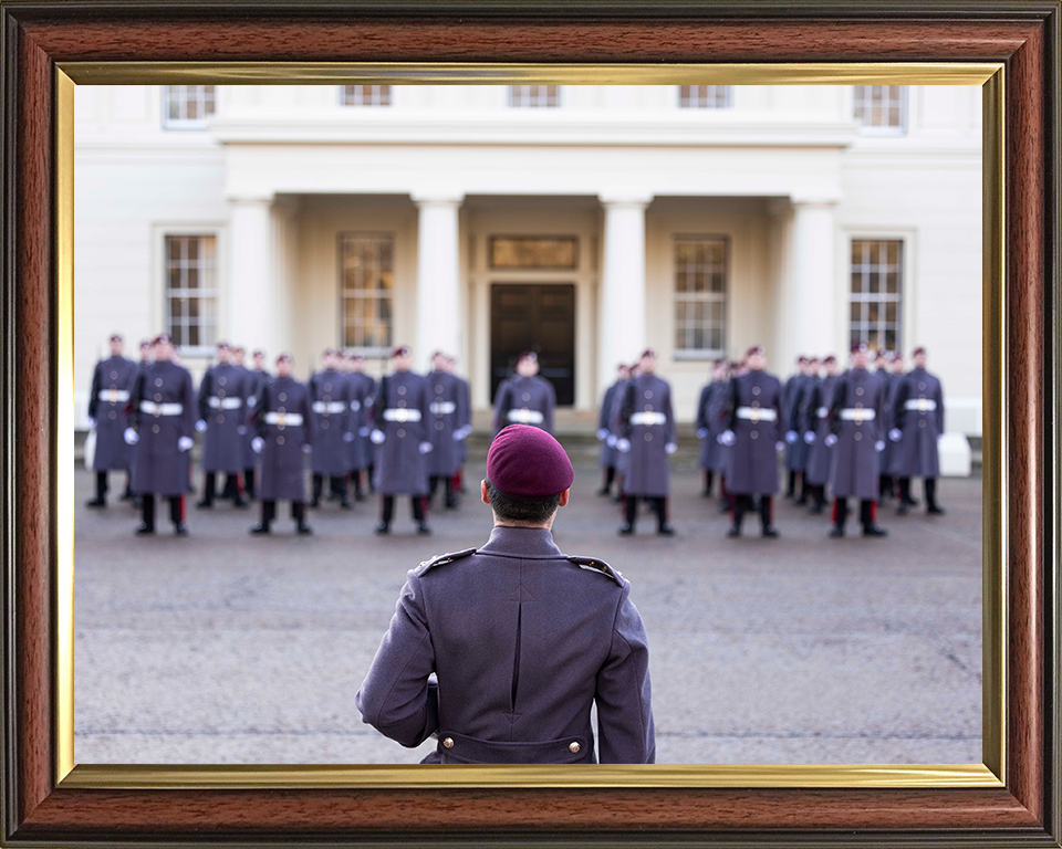 Parachute regiment on parade Photo Print - British Army Hampshire Prints 10 x 8 Classic Frame No