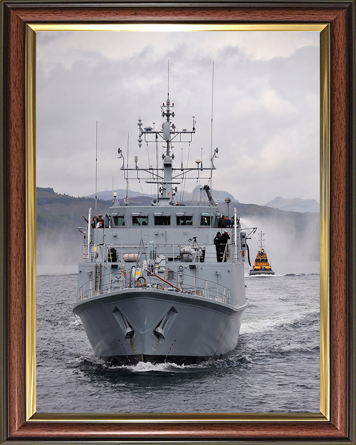 HMS Ramsey (M110) Photo Print - Leaving HMNB Clyde - Royal Navy Sandown Class Minehunter Hampshire Prints 10 x 8 Classic Frame No