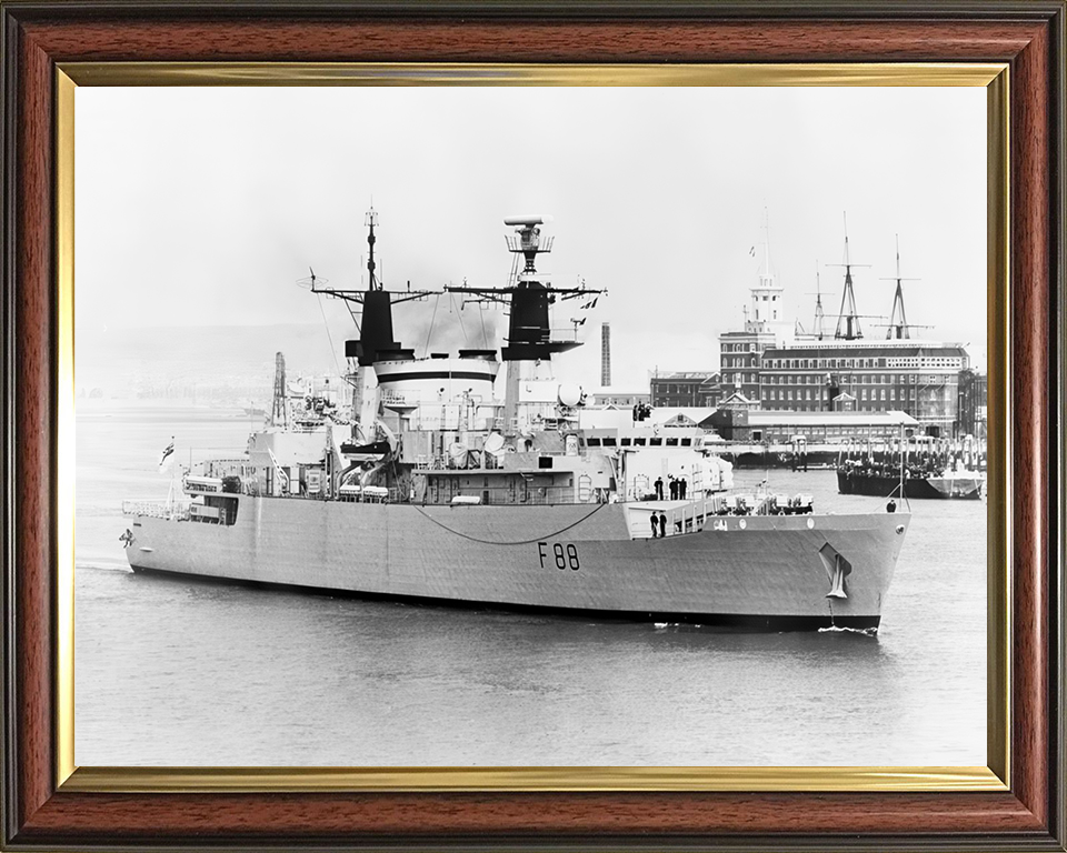 HMS Broadsword (F88) Photo Print - Leaving Portsmouth 1982 - Royal Navy Type 22 Frigate Hampshire Prints 10 x 8 Classic Frame No