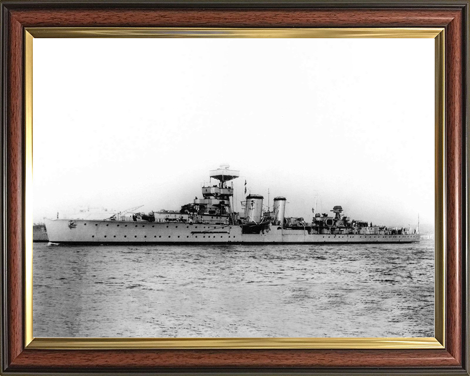 HMS Curlew (D42) Royal Navy C Class Cruiser Port Side View Photo Print Wall Art Decor Posters, Prints, & Visual Artwork Hampshire Prints 10 x 8 Classic Frame No