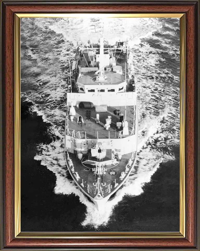 HMS Cromer (M103) Royal Navy Sandown Class Minehunter Bow view Photo Print Wall Art Decor Posters, Prints, & Visual Artwork Hampshire Prints 10 x 8 Classic Frame No