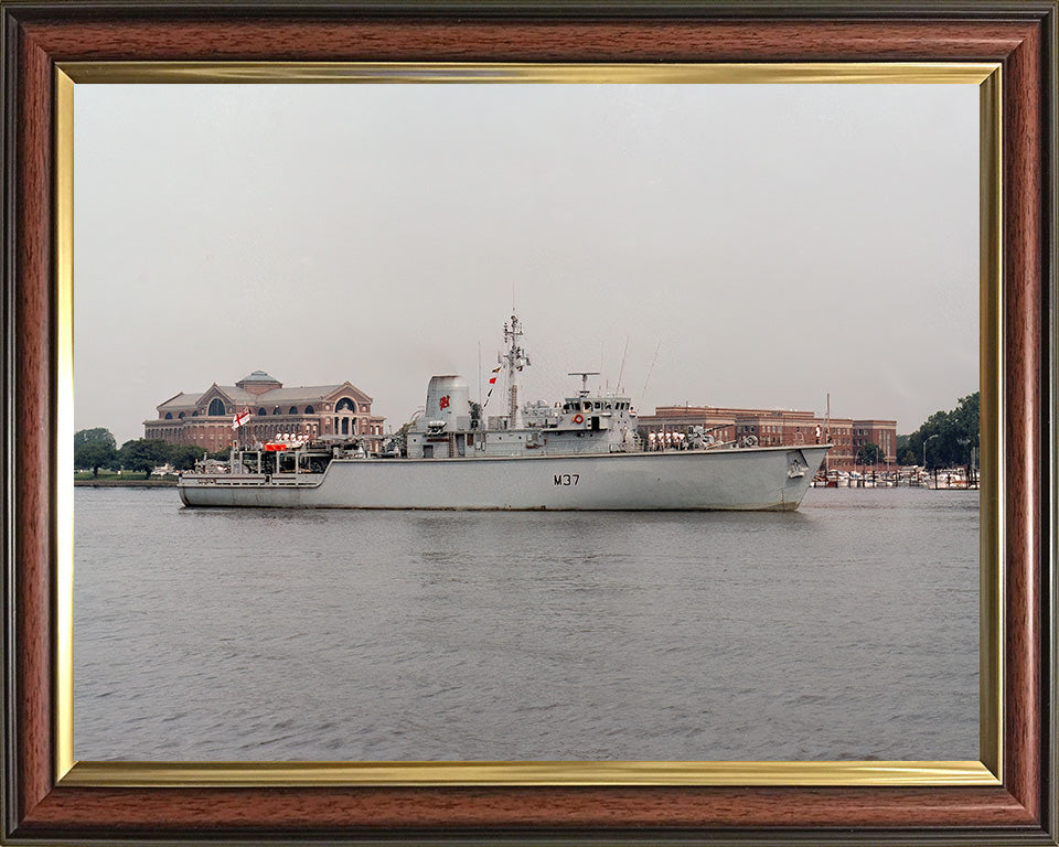 HMS Chiddingfold M37 | Photo Print | Framed Print | Hunt Class | Minehunter | Royal Navy Hampshire Prints