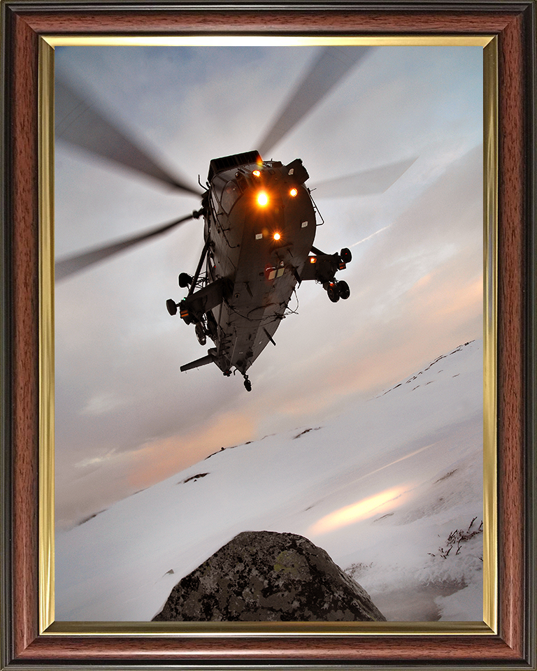 Sea King HC Mark 4 Helicopter Landing 2009 Photo Print - Royal Navy Aircraft Posters, Prints, & Visual Artwork Hampshire Prints 10 x 8 Classic Frame No