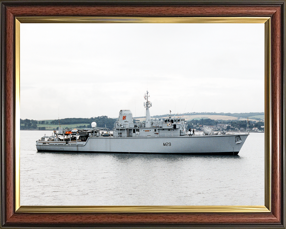 HMS Brecon (M29) Royal Navy Hunt Class Mine Warfare Vessel Starboard Beam View Photo Print Wall Art Decor Posters, Prints, & Visual Artwork Hampshire Prints 10 x 8 Classic Frame No