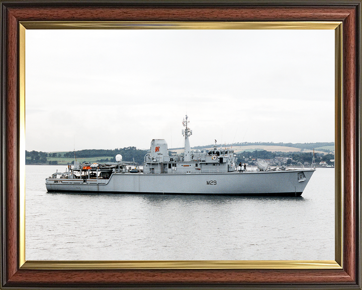 HMS Brecon (M29) Royal Navy Hunt Class Mine Warfare Vessel Starboard Beam View Photo Print Wall Art Decor Posters, Prints, & Visual Artwork Hampshire Prints 10 x 8 Classic Frame No