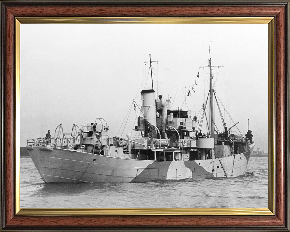 HMS Bream (T306) Royal Navy Fish Class Trawler Port Side View Photo Print Wall Art Decor Posters, Prints, & Visual Artwork Hampshire Prints 10 x 8 Classic Frame No