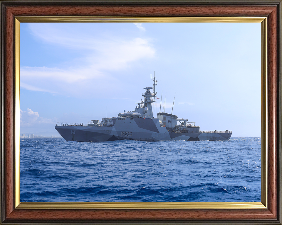 HMS Medway (P223) Photo Print - Puerto Rico 2025 - Royal Navy River Class Patrol Vessel Hampshire Prints 10 x 8 Classic Frame No