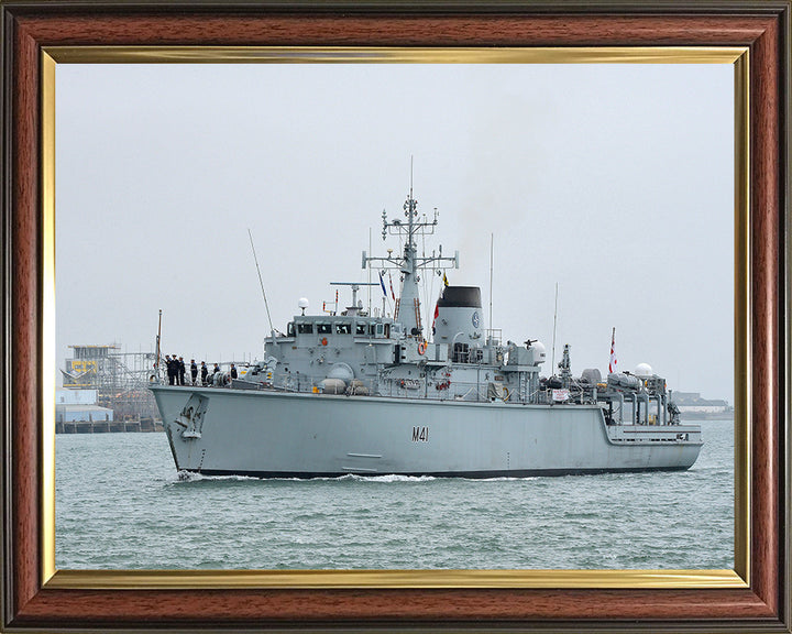 HMS Quorn M41 | Photo Print | Framed Print | Hunt Class | Mine Warfare Vessel | Royal Navy Hampshire Prints