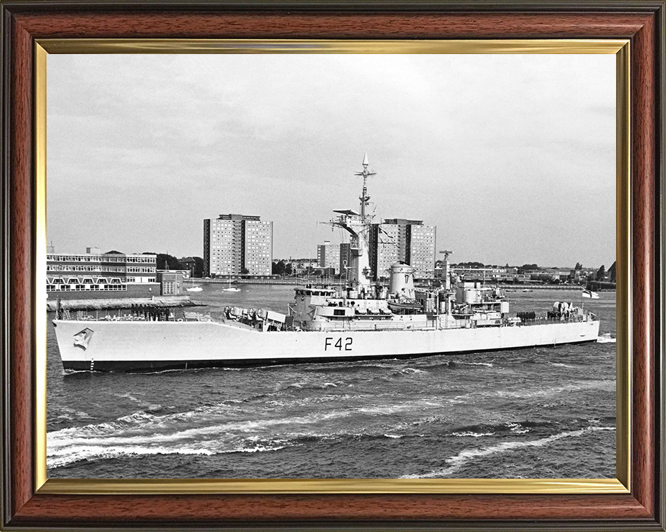 HMS Phoebe (F42) Photo Print - Leaving Portsmouth 1984 - Royal Navy Leander Class Frigate Posters, Prints, & Visual Artwork Hampshire Prints 10 x 8 Classic Frame No