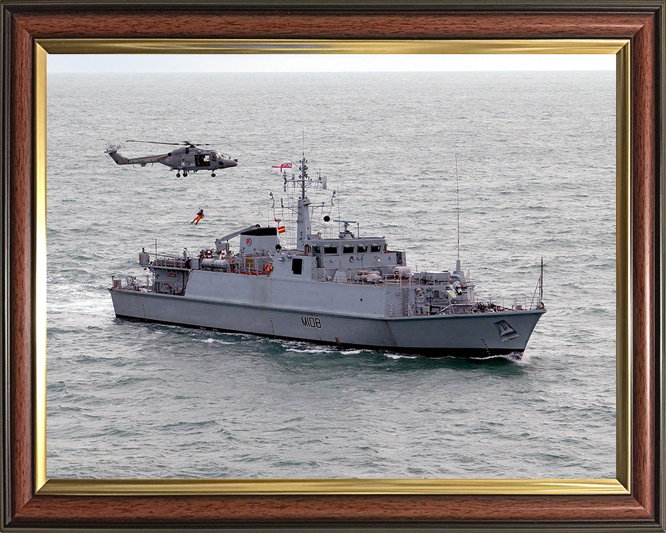 HMS Grimsby M108 | Photo Print | Framed Print | Sandown Class | Minehunter | Royal Navy Hampshire Prints
