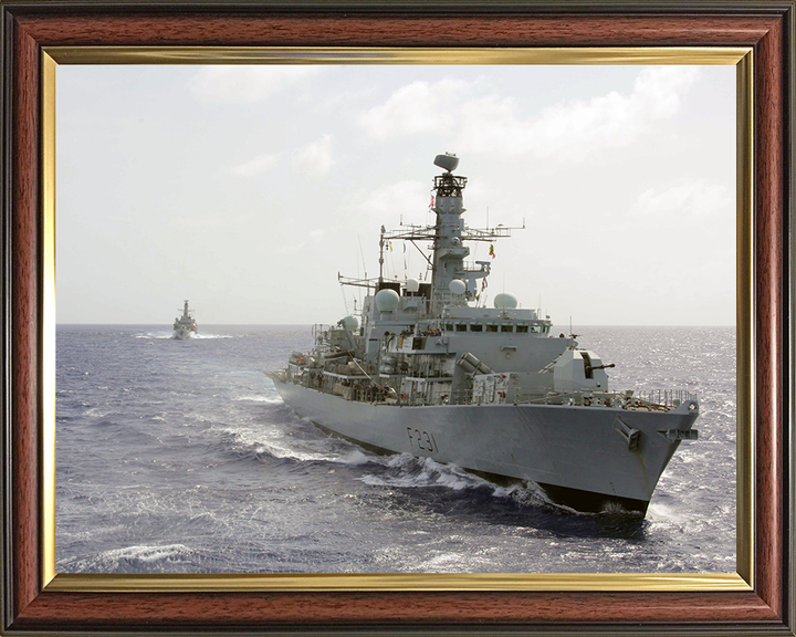 HMS Argyll (F231) Photo Print - Underway 2014 - Royal Navy Type 23 Frigate Posters, Prints, & Visual Artwork Hampshire Prints 10 x 8 Classic Frame No