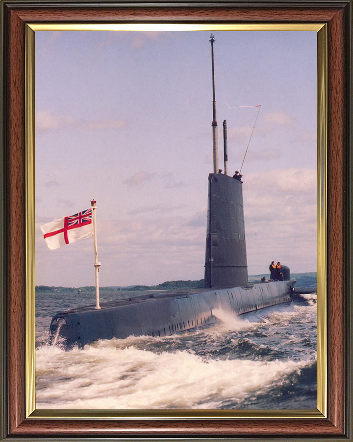 HMS Onyx (S21) Photo Print - Underway - Royal Navy Oberon Class Submarine Hampshire Prints 10 x 8 Classic Frame No
