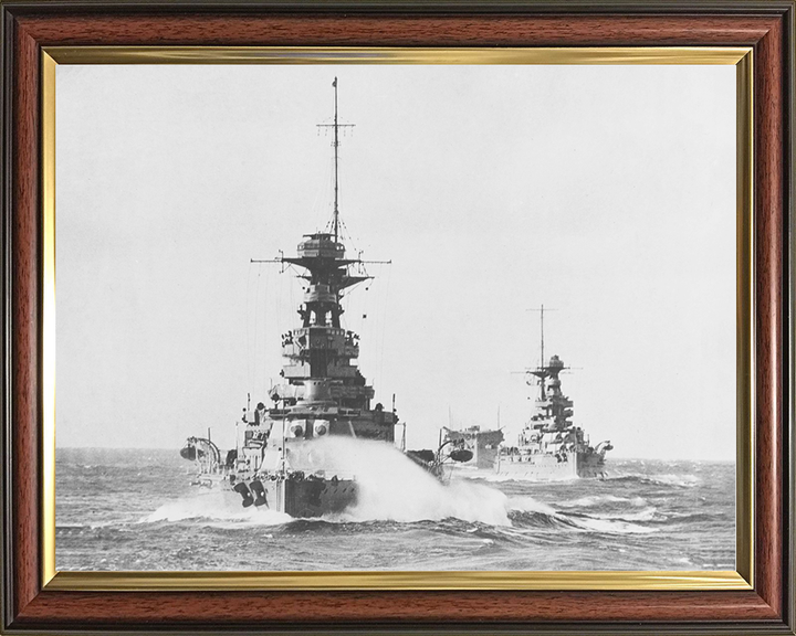HMS Barham (04) Royal Navy Queen Elizabeth Class Battleship At Sea Photo Print Wall Art Decor Posters, Prints, & Visual Artwork Hampshire Prints 10 x 8 Classic Frame No