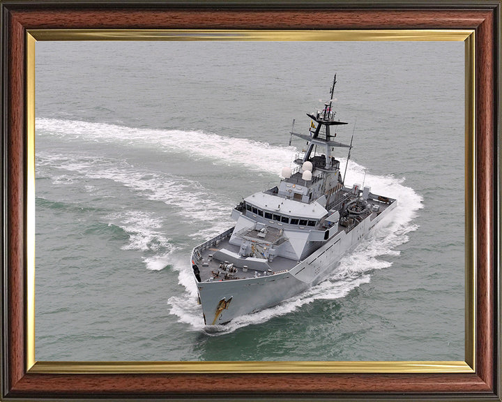 HMS Tyne P281 | Photo Print | Framed Print | River Class | Patrol Vessel | Royal Navy Hampshire Prints