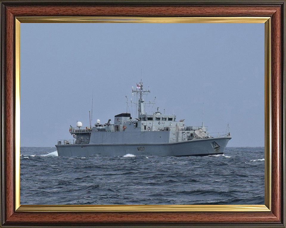 HMS Pembroke M107 | Photo Print | Framed Print | Sandown Class | Minehunter | Royal Navy Hampshire Prints