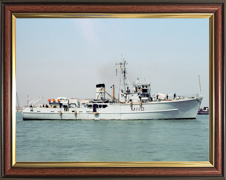 HMS Brereton (M1113) Royal Navy Ton Class Minesweeper Coming Alongside Photo Print Wall Art Decor Posters, Prints, & Visual Artwork Hampshire Prints 10 x 8 Classic Frame No