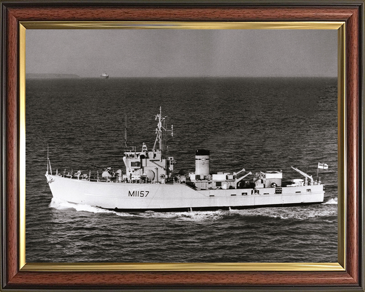 HMS Kirkliston M1157 | Photo Print | Framed Print | Ton Class | Minesweeper | Royal Navy Hampshire Prints