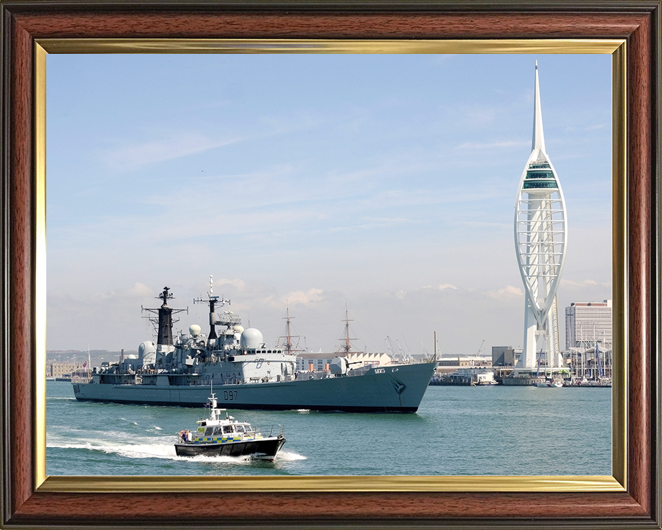 HMS Edinburgh (D97) Royal Navy Type 42 Destroyer Leaving Portsmouth Photo Print Wall Art Decor Posters, Prints, & Visual Artwork Hampshire Prints 10 x 8 Classic Frame No