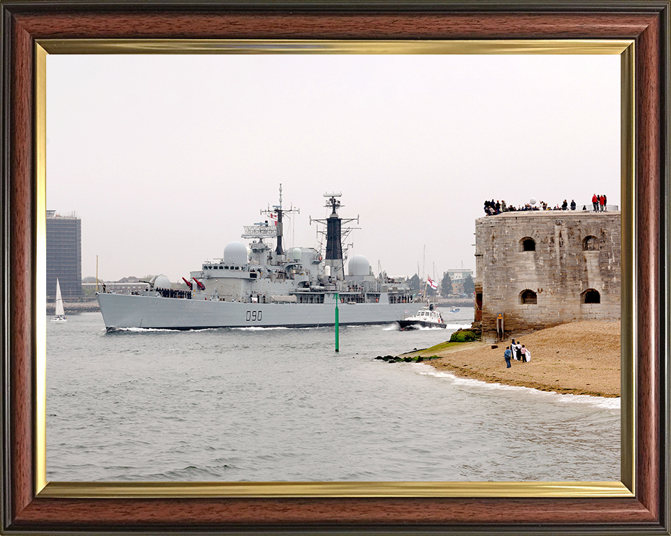HMS Southampton (D90) - Exits Portsmouth 2007 - Royal Navy Type 42 Destroyer Photo Print Wall Art Naval Decor UK Posters, Prints, & Visual Artwork Hampshire Prints 10 x 8 Classic Frame No
