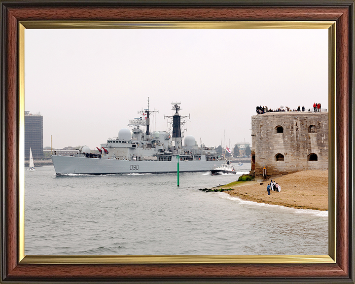 HMS Southampton (D90) - Exits Portsmouth 2007 - Royal Navy Type 42 Destroyer Photo Print Wall Art Naval Decor UK Posters, Prints, & Visual Artwork Hampshire Prints 10 x 8 Classic Frame No