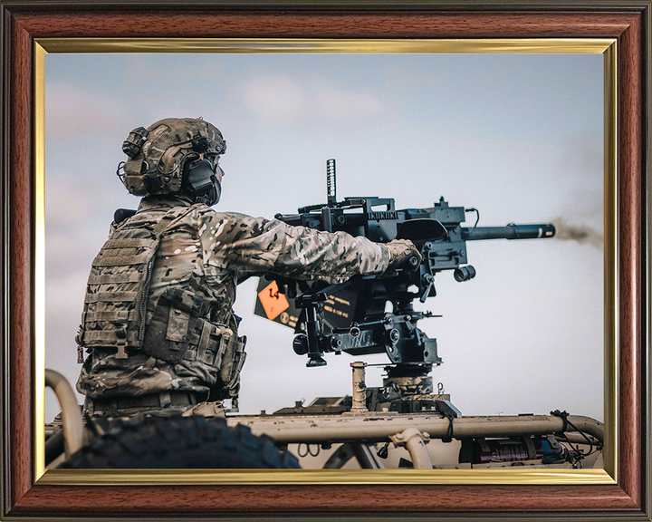 Soldier Firing a Grenade Machine Gun Photo Print - British Army Hampshire Prints 10 x 8 Classic Frame No
