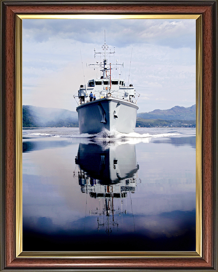 HMS Brocklesby (M33) Royal Navy Hunt Class Mine Warfare Vessel Bow Reflections Photo Print Wall Art Decor Posters, Prints, & Visual Artwork Hampshire Prints 10 x 8 Classic Frame No