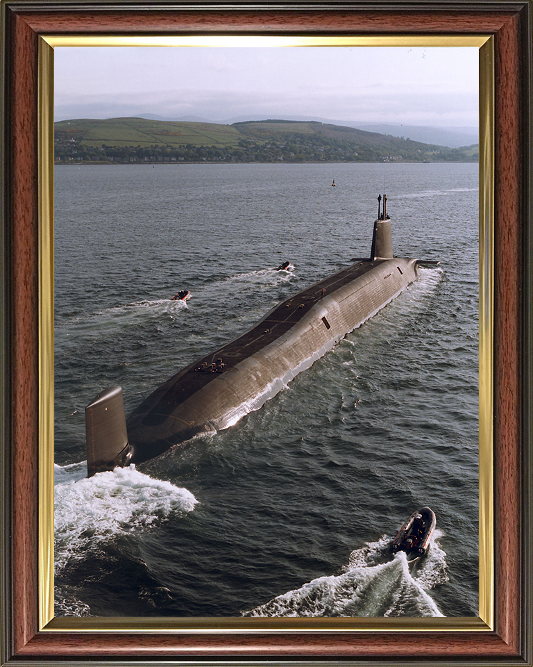 HMS Victorious (S29) Photo Print - Clyde 94 - Royal Navy Vanguard Class Submarine Hampshire Prints 10 x 8 Classic Frame No