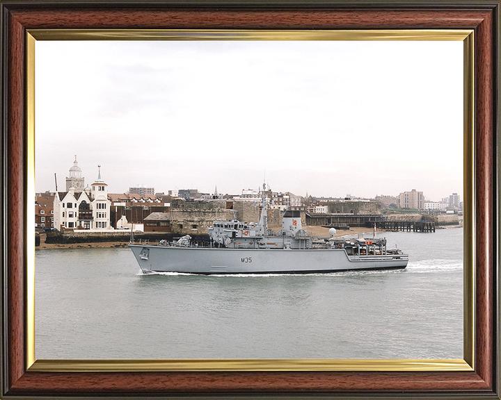 HMS Dulverton (M35) Royal Navy Hunt Class Mine Warfare Vessel Passing Old Portsmouth Photo Print Wall Art Decor Posters, Prints, & Visual Artwork Hampshire Prints 10 x 8 Classic Frame No