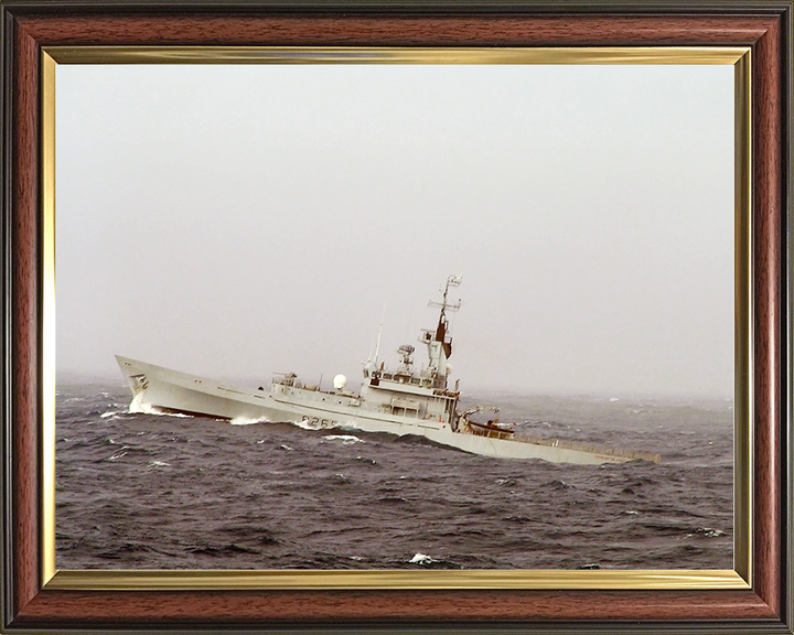 HMS Dumbarton Castle (P265) Royal Navy Castle Class Patrol Vessel In Rough Sea Photo Print Wall Art Decor Posters, Prints, & Visual Artwork Hampshire Prints 10 x 8 Classic Frame No