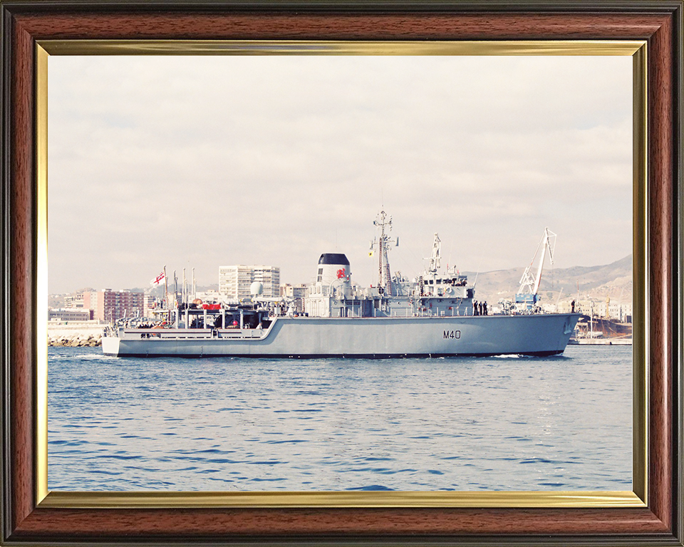 HMS Berkeley (M40) Royal Navy Hunt Class Mine Warfare Vessel Starboard View Photo Print Wall Art Decor Posters, Prints, & Visual Artwork Hampshire Prints 10 x 8 Classic Frame No
