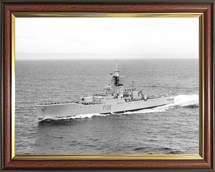 HMS Brighton (F106) Royal Navy Rothesay Class Frigate At Sea Port View Photo Print Wall Art Decor Posters, Prints, & Visual Artwork Hampshire Prints 10 x 8 Classic Frame No