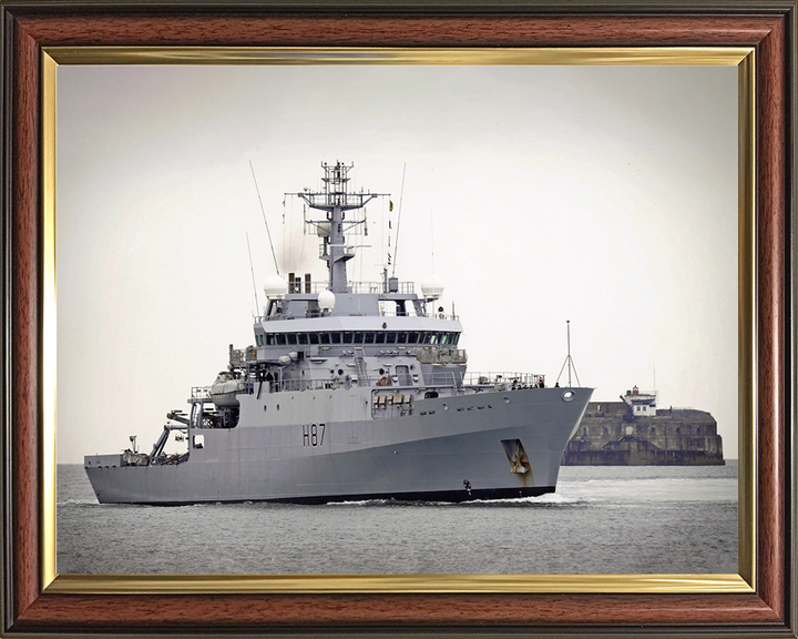 HMS Echo (H87) Photo Print - Spitbank 2006 - Royal Navy Echo Class Survey Vessel Hampshire Prints 10 x 8 Classic Frame No