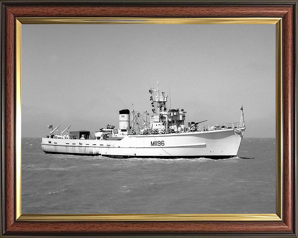 HMS Yarnton M1196 | Photo Print | Framed Print | Ton Class | Minesweeper | Royal Navy Hampshire Prints