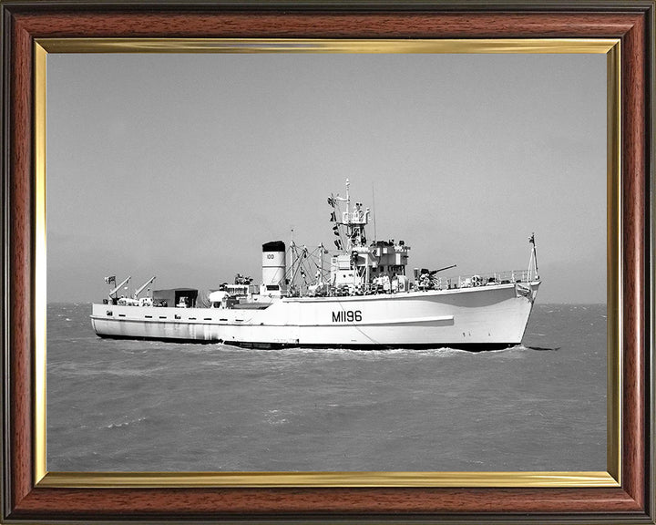HMS Yarnton M1196 | Photo Print | Framed Print | Ton Class | Minesweeper | Royal Navy Hampshire Prints