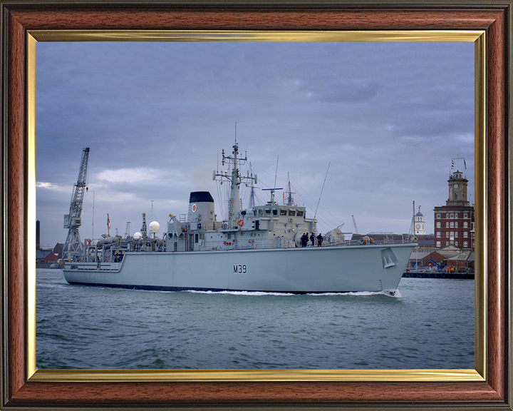HMS Hurworth M39 | Photo Print | Framed Print | Hunt Class | Mine Warfare Vessel | Royal Navy Hampshire Prints