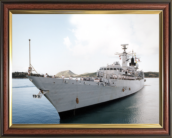 HMS Brave (F94) Royal Navy Type 22 Frigate Entering Harbour Photo Print Wall Art Decor Posters, Prints, & Visual Artwork Hampshire Prints 10 x 8 Classic Frame No