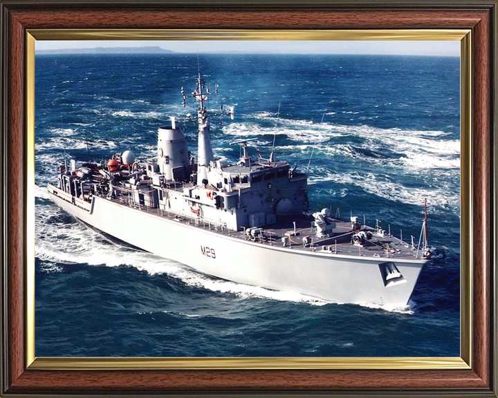 HMS Brecon (M29) Royal Navy Hunt Class Mine Warfare Vessel At Sea Photo Print Wall Art Decor Posters, Prints, & Visual Artwork Hampshire Prints 10 x 8 Classic Frame No