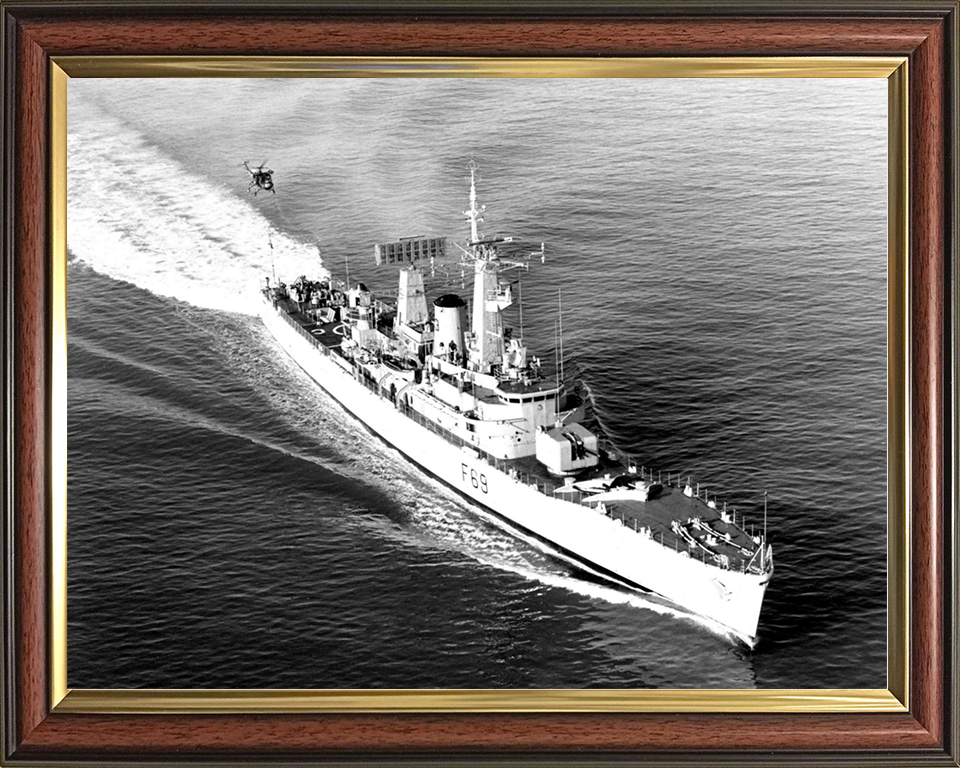 HMS Bacchante (F69) Royal Navy Leander Class Frigate At Speed Photo Print Wall Art Decor Posters, Prints, & Visual Artwork Hampshire Prints 10 x 8 Classic Frame No