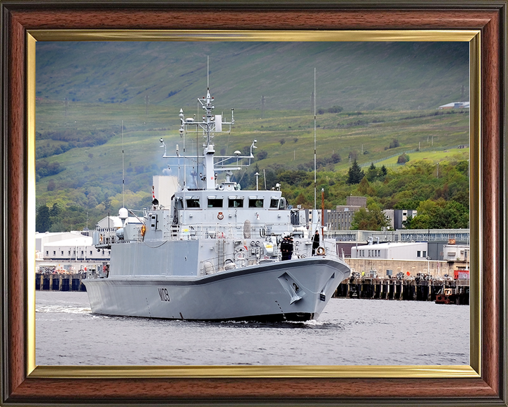 HMS Bangor (M109) Royal Navy Sandown Class Minehunter Leaving Harbour Photo Print Wall Art Decor Posters, Prints, & Visual Artwork Hampshire Prints 10 x 8 Classic Frame No