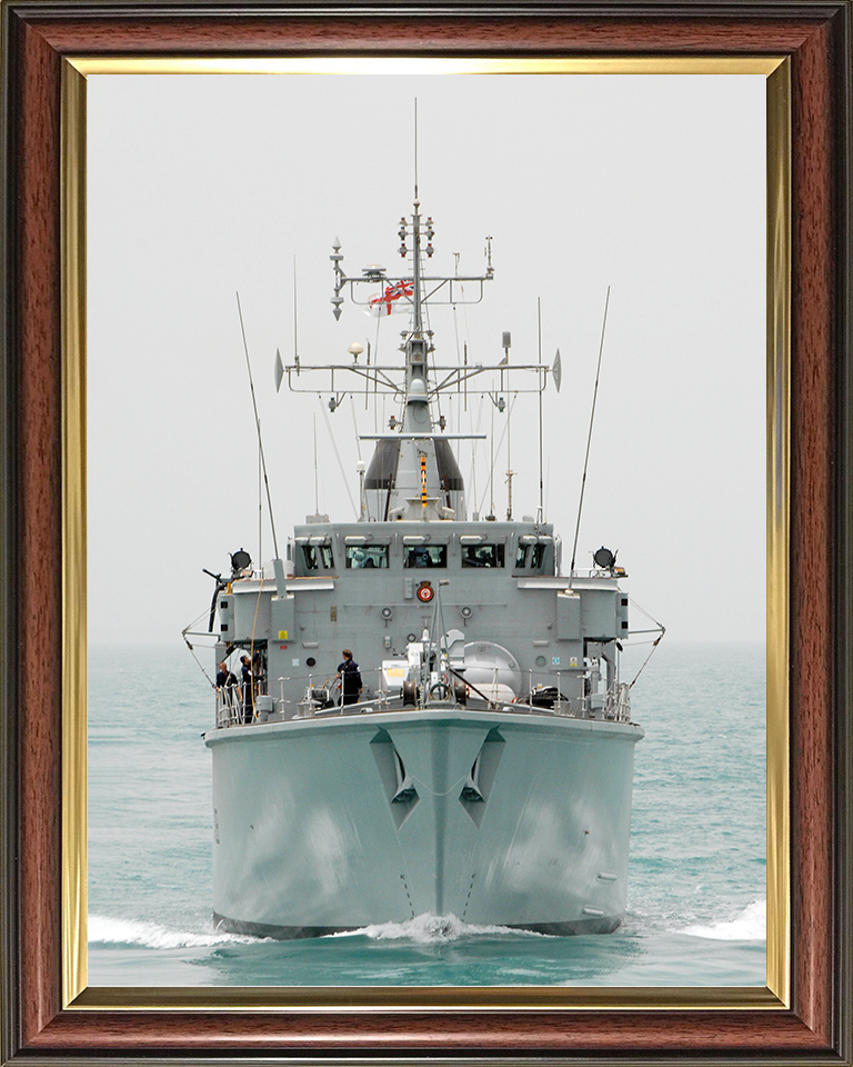 HMS Atherstone (M38) Royal Navy Hunt Class Mine Warfare Vessel At Sea 2009 Warship Photo Print Wall Art Decor Posters, Prints, & Visual Artwork Hampshire Prints 10 x 8 Classic Frame No