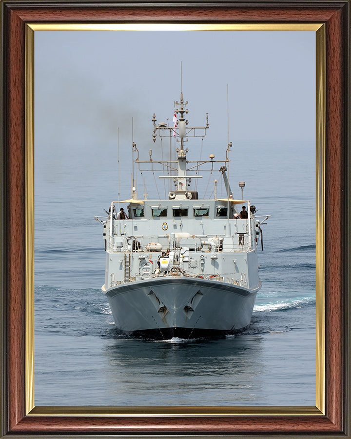 HMS Shoreham M112 | Photo Print | Framed Print | Sandown Class | Minehunter | Royal Navy Hampshire Prints