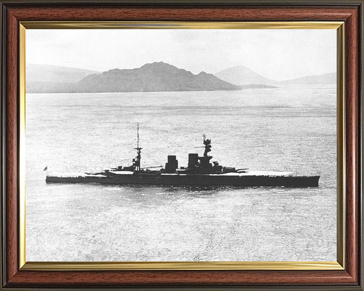 HMS Repulse (1916) Photo Print - At Sea - Royal Navy Renown Class Battlecruiser Hampshire Prints 10 x 8 Classic Frame No