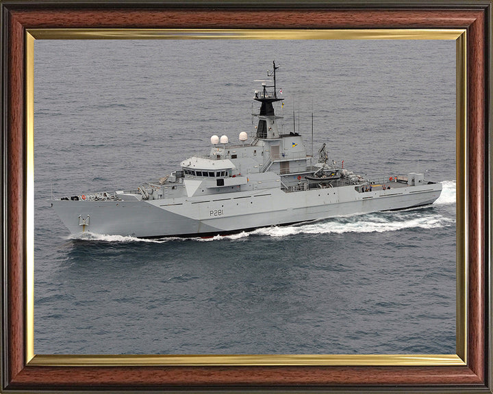 HMS Tyne P281 | Photo Print | Framed Print | River Class | Patrol Vessel | Royal Navy Hampshire Prints