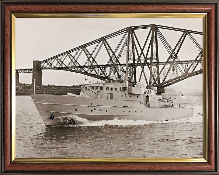 HMS Kingfisher P260 Royal Navy Bird class patrol vessel Photo Print or Framed Photo Print - Hampshire Prints